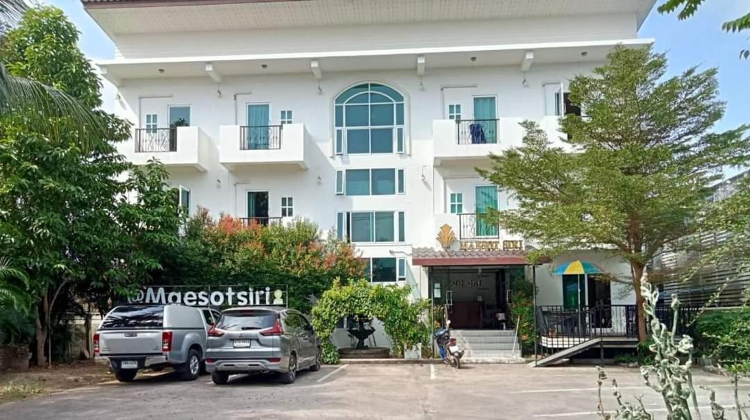 Maesot Siri Mae Sot Exterior foto